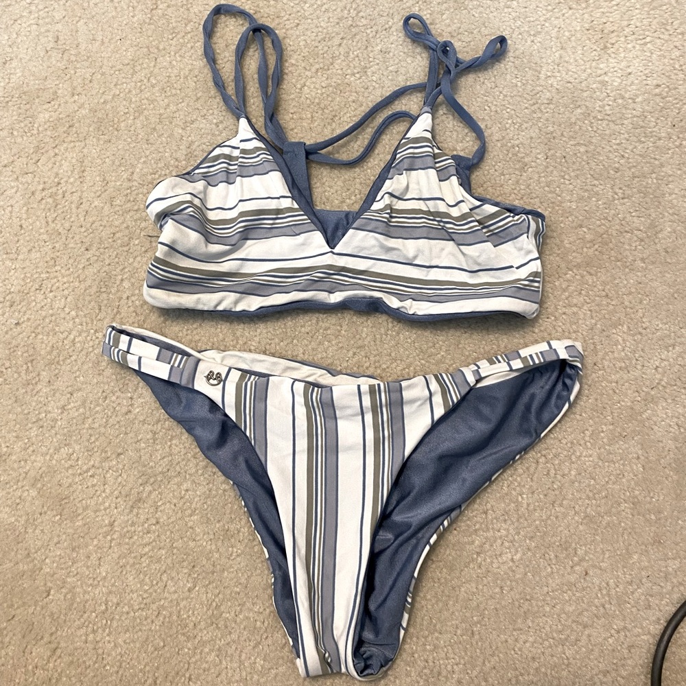 Majaii reversable cheeky bikini